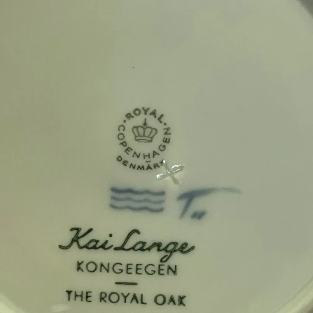 Royal Copenhagen 1967 Christmas Plate The Royal Oak Kongeegen